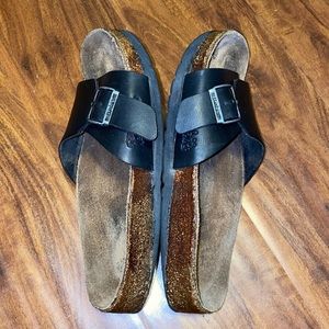 Birki’s Black Leather One Strap Sandal